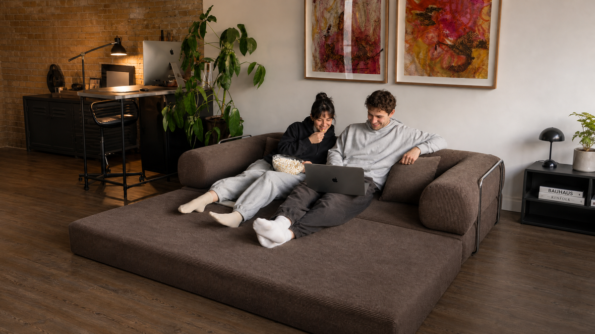 Snuggle 83"