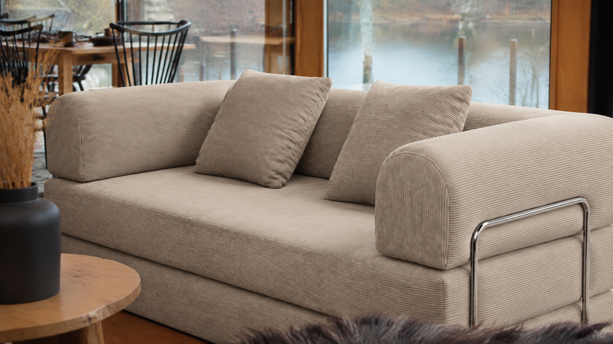 Snuggle 83"
